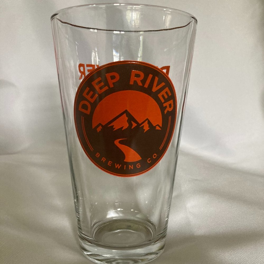 Set of 4 Deep River Brewing Pint Glasses. NWOT